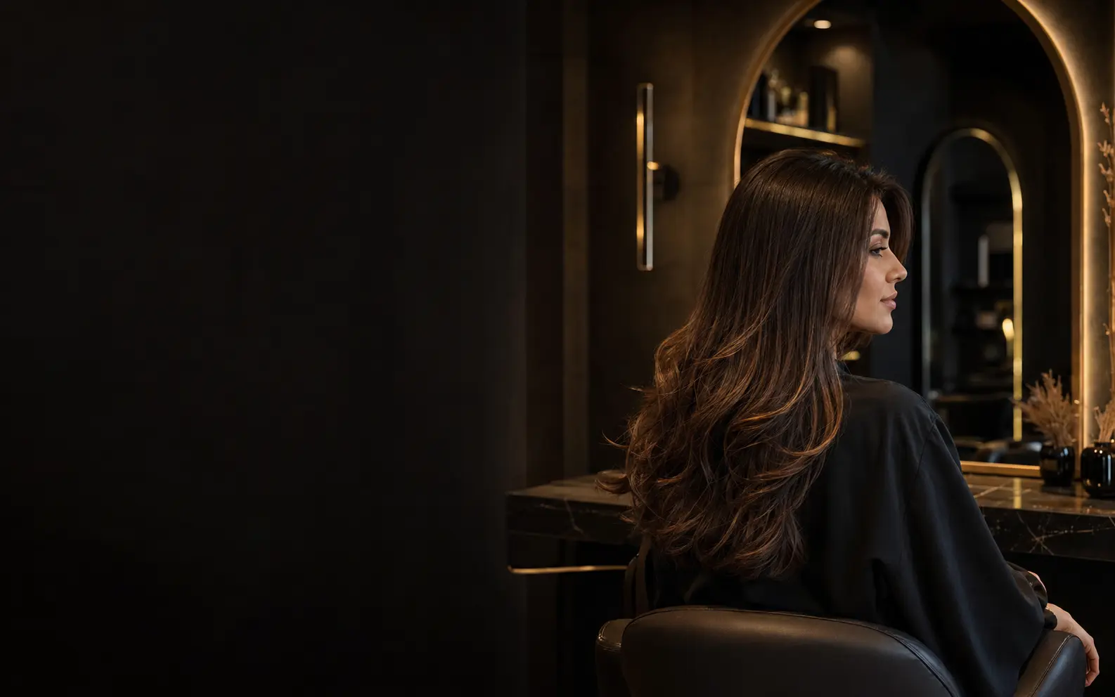 Cliente após finalização de cabelo no Sommo Beauty House, salão de beleza no Castelo em Belo Horizonte